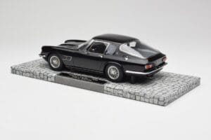 Maserati Mistral Melns Minichamps 1:18 107123421 Sveķi — attēls 5 no 6