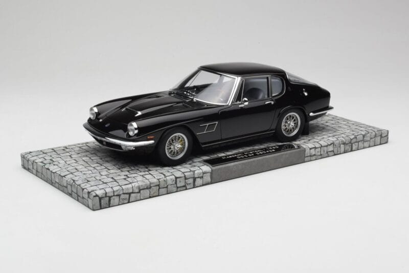 Maserati Mistral Melns Minichamps 1:18 107123421 Sveķi