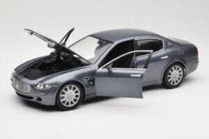 Maserati Quattroporte Blue Metallic Hot Wheels 1:18 B7003 Metāls — attēls 2 no 8