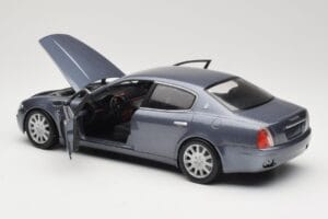 Maserati Quattroporte Blue Metallic Hot Wheels 1:18 B7003 Metāls — attēls 5 no 8