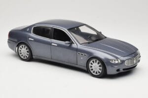 Maserati Quattroporte Blue Metallic Hot Wheels 1:18 B7003 Metāls — attēls 6 no 8