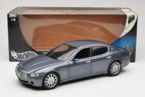 Maserati Quattroporte Blue Metallic Hot Wheels 1:18 B7003 Metāls — attēls 8 no 8