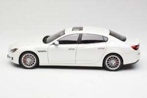 Maserati Quattroporte VI GTS Alpine Balts AUTOart 1:18 75808 Metāls — attēls 4 no 8