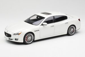 Maserati Quattroporte VI GTS Alpine Balts AUTOart 1:18 75808 Metāls