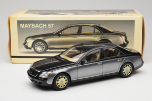 Maybach 57 SWB Caspian Black Himalayas Grey AUTOart 1:18 76151 Metāls — attēls 9 no 9