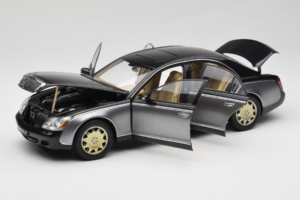 Maybach 57 SWB Caspian Black Himalayas Grey AUTOart 1:18 76151 Metāls — attēls 2 no 9