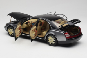 Maybach 57 SWB Caspian Black Himalayas Grey AUTOart 1:18 76151 Metāls — attēls 5 no 9