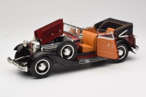 Maybach DS8 Zeppelin Sarkans Anson 1:18 30413 Metāls — attēls 2 no 8