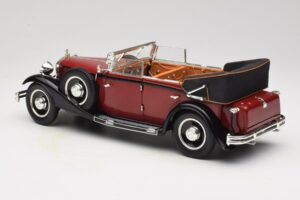 Maybach DS8 Zeppelin Sarkans Anson 1:18 30413 Metāls — attēls 7 no 8