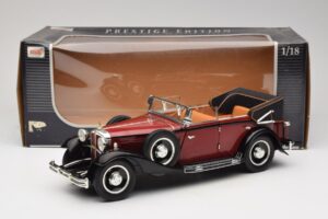 Maybach DS8 Zeppelin Sarkans Anson 1:18 30413 Metāls — attēls 8 no 8