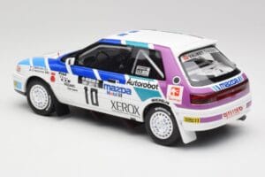 Mazda 323 GTX #10 T. Makinen / S. Harjanne 1000 Lakes Rally 1991 Otto 1:18 OT1099 Sveķi — attēls 5 no 6