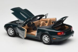 Mazda MX-5 NA Emerald Green Gate 1:18 01017 Metāls — attēls 5 no 8
