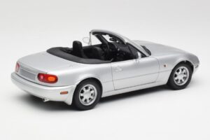 Mazda MX-5 Miata NA Highlight Sudrabs Gate 1:18 1015 Metāls — attēls 3 no 8