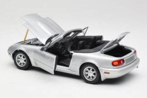 Mazda MX-5 Miata NA Highlight Sudrabs Gate 1:18 1015 Metāls — attēls 5 no 8