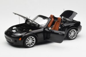 Mazda MX-5 NC Roadster Retractable Hardtop US Spec Melns AUTOart 1:18 75971 Metāls — attēls 2 no 10