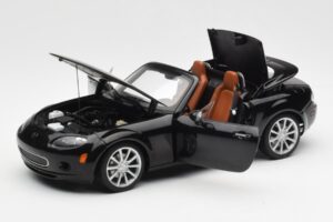 Mazda MX-5 NC Roadster Retractable Hardtop US Spec Melns AUTOart 1:18 75971 Metāls — attēls 3 no 10