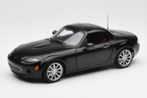 Mazda MX-5 NC Roadster Retractable Hardtop US Spec Melns AUTOart 1:18 75971 Metāls