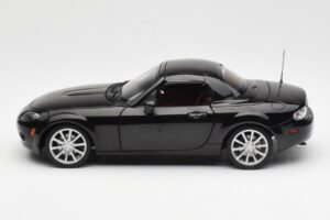 Mazda MX-5 NC Roadster Retractable Hardtop US Spec Melns AUTOart 1:18 75971 Metāls — attēls 6 no 10