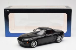 Mazda MX-5 NC Roadster Retractable Hardtop US Spec Melns AUTOart 1:18 75971 Metāls — attēls 10 no 10