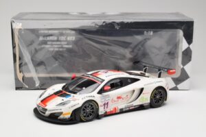 McLaren 12C GT3 #11 Art Grand Prix C. Leclerc / N. Parisy / A. Soucek Spa 24 Hours 2013 Minichamps 1:18 151131311 Metāls — attēls 6 no 6
