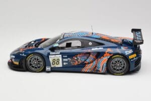 McLaren 12C GT3 #88 Von Ryan Racing A. Barff / T. Goodwin / B. Senna Spa 24 Hours 2013 Minichamps 1:18 151131388 Metāls — attēls 3 no 6