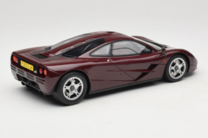 McLaren F1 Burgundy Red GT Spirit 1:18 GT534 Sveķi — attēls 2 no 6