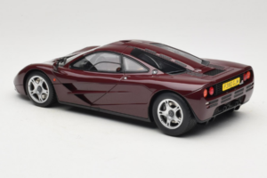 McLaren F1 Burgundy Red GT Spirit 1:18 GT534 Sveķi — attēls 5 no 6
