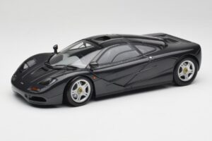 McLaren F1 Carbon Melns Metaliks Minichamps 1:18 530133420 Metāls