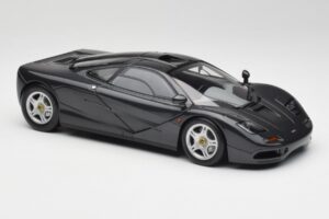 McLaren F1 Carbon Melns Metaliks Minichamps 1:18 530133420 Metāls — attēls 6 no 8