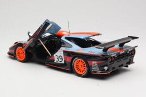 McLaren F1 GTR #39 Gulf R. Bellm / A. Gilbert / M. Sekiya 24 Hours of Le Mans 1997 UT Models 1:18 39725 Metāls — attēls 5 no 8