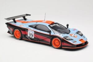 McLaren F1 GTR #39 Gulf R. Bellm / A. Gilbert / M. Sekiya 24 Hours of Le Mans 1997 UT Models 1:18 39725 Metāls — attēls 6 no 8
