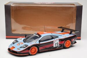 McLaren F1 GTR #39 Gulf R. Bellm / A. Gilbert / M. Sekiya 24 Hours of Le Mans 1997 UT Models 1:18 39725 Metāls — attēls 8 no 8