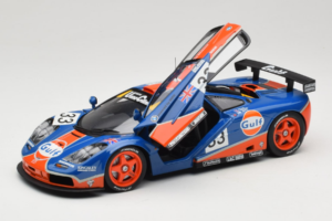 McLaren F1 GTR Gulf #33 R. Bellm / M. Weaver / J-J. Lehto 24 Hours of Le Mans 1996 UT Models 1:18 530161833 Metāls — attēls 2 no 8