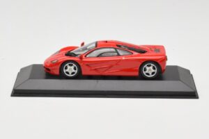 McLaren F1 Sarkans Minichamps 1:43 433133438 Metāls