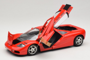McLaren F1 High Mirror Light Red Guiloy 1:18 67505 Metāls — attēls 2 no 8