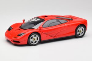 McLaren F1 Magma Sarkans Minichamps 1:18 530133422 Metāls