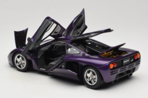 McLaren F1 Violets LCD 1:18 LCD18014-PU Metāls — attēls 5 no 8