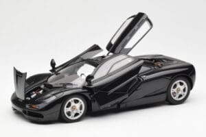 McLaren F1 Road Car Melns AUTOart 1:18 76002 Metāls — attēls 2 no 8