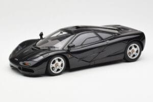 McLaren F1 Road Car Melns AUTOart 1:18 76002 Metāls