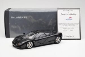 McLaren F1 Road Car Melns AUTOart 1:18 76002 Metāls — attēls 8 no 8