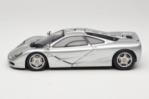 McLaren F1 Sudrabs UT Models 1:18 530133180-R1 Metāls — attēls 4 no 8