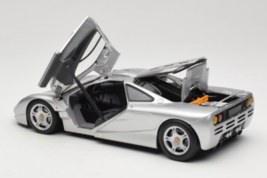 McLaren F1 Sudrabs UT Models 1:18 530133180-R1 Metāls — attēls 5 no 8