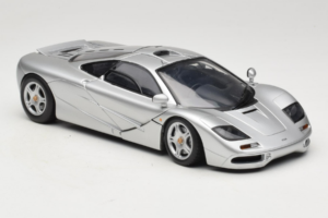 McLaren F1 Sudrabs UT Models 1:18 530133180-R1 Metāls — attēls 6 no 8