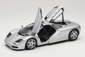 McLaren F1 Sudrabs UT Models 1:18 530133180 Metāls — attēls 2 no 8