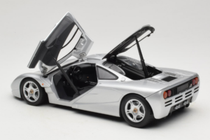 McLaren F1 Sudrabs UT Models 1:18 530133180 Metāls — attēls 5 no 8