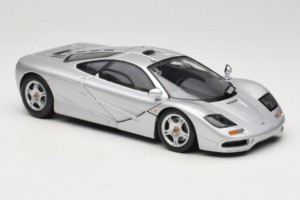 McLaren F1 Sudrabs UT Models 1:18 530133180 Metāls — attēls 6 no 8