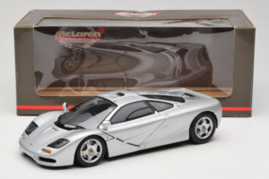 McLaren F1 Sudrabs UT Models 1:18 530133180 Metāls — attēls 8 no 8