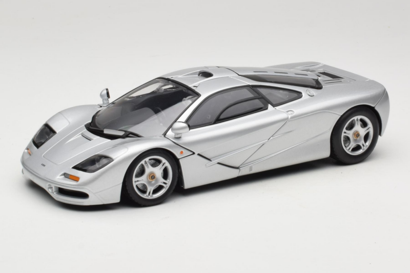 McLaren F1 Sudrabs UT Models 1:18 530133180 Metāls