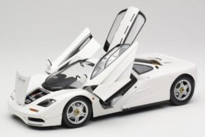 McLaren F1 Balts Minichamps 1:18 530133424 Metāls — attēls 2 no 8