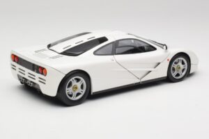 McLaren F1 Balts Minichamps 1:18 530133424 Metāls — attēls 3 no 8